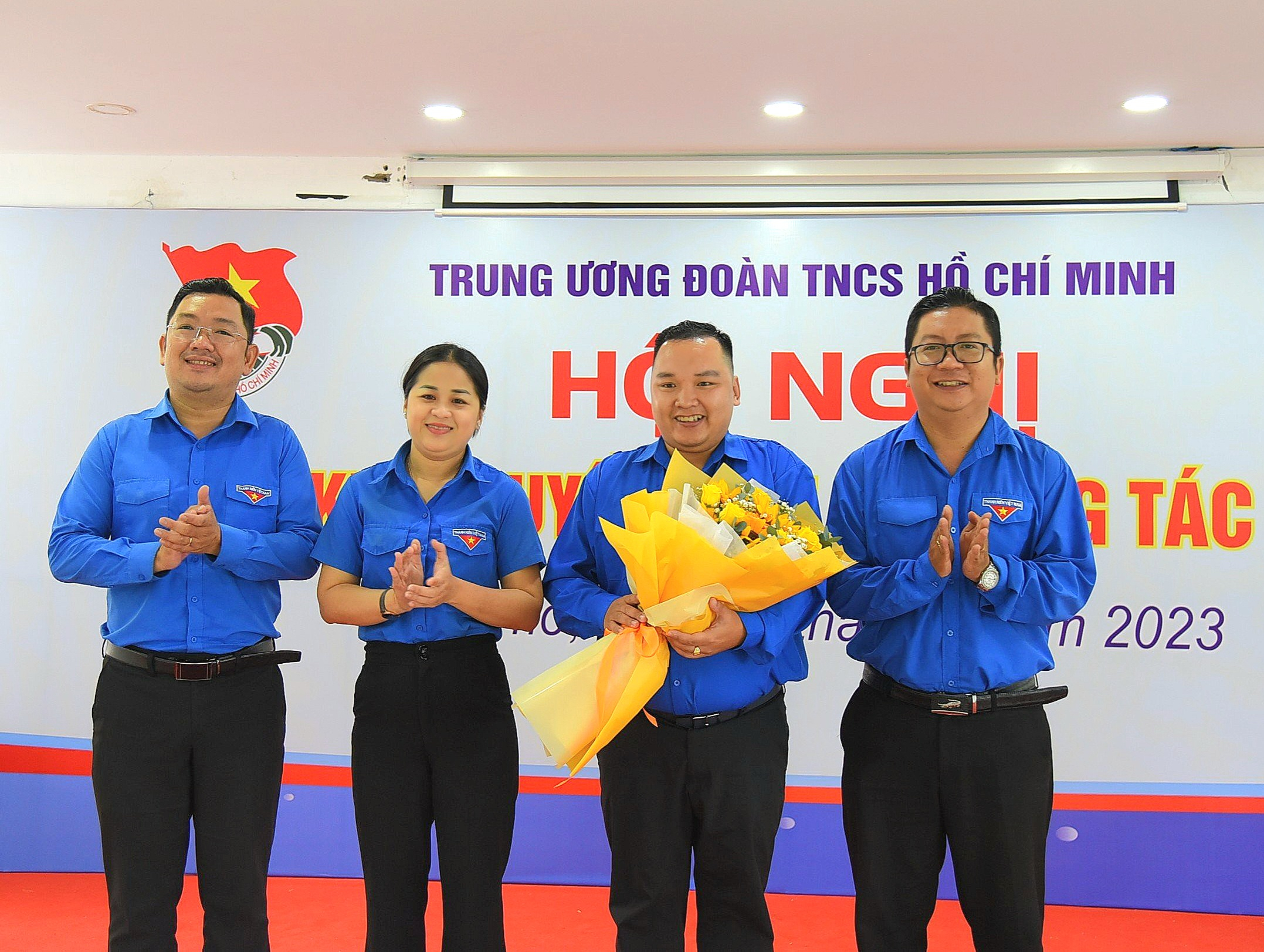 Hiện tại, Thường trực Thành đoàn Cần Thơ có 4 người, gồm Bí thư là chị Lư Thị Ngọc Anh và 3 phó Bí thư là anh Lâm Văn Tân, anh Trần Việt Tuấn và anh Nguyễn Tứ Thiên.