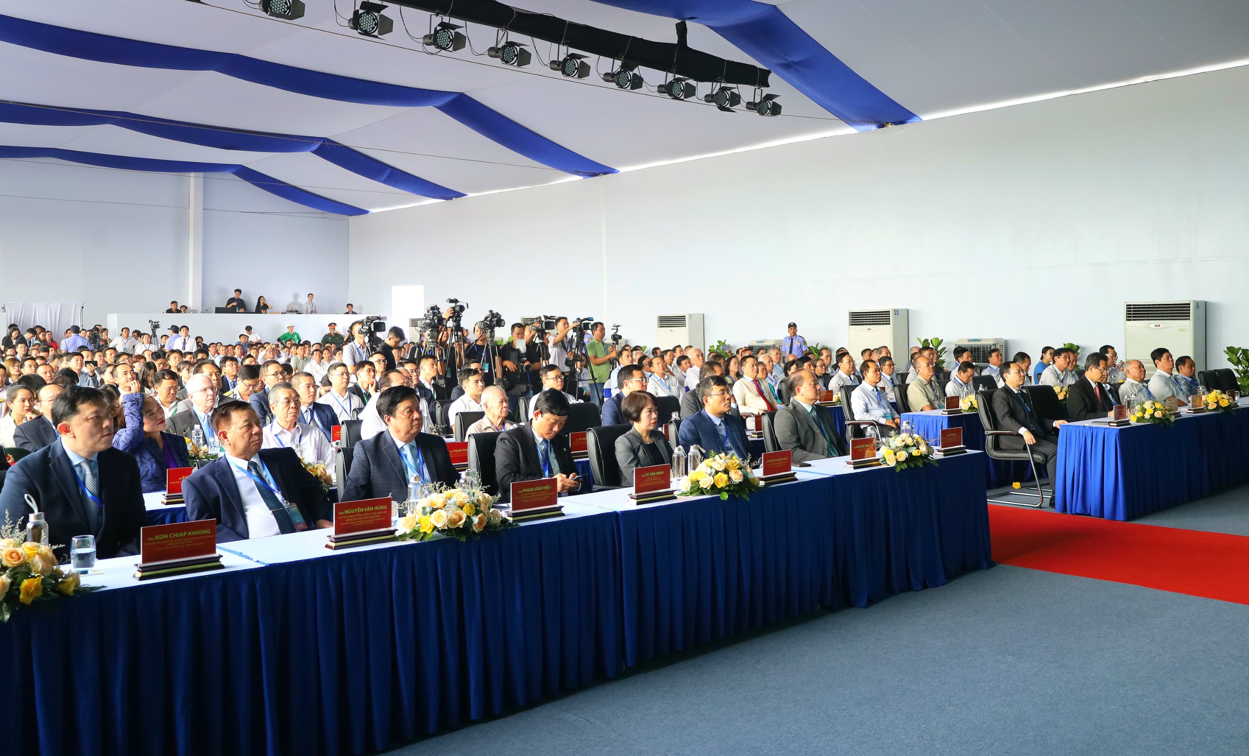 Quang cảnh lễ khởi động dự án Khu công nghiệp Vĩnh Thạnh - VSIP Cần Thơ.