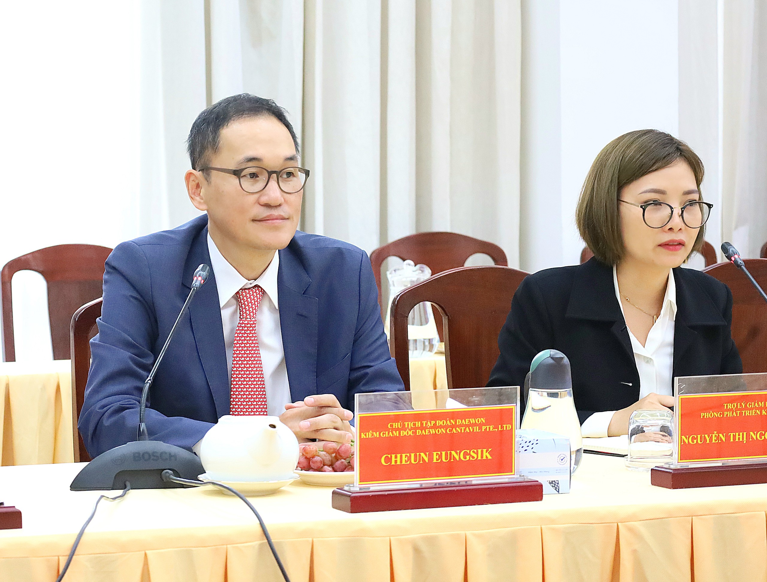 Ông Cheun EungSik - Chủ tịch Tập đoàn Daewon Cantavil Pte.,Ltd, Tổng Giám đốc Daewon Singapore phát biểu tại lễ ký kết.