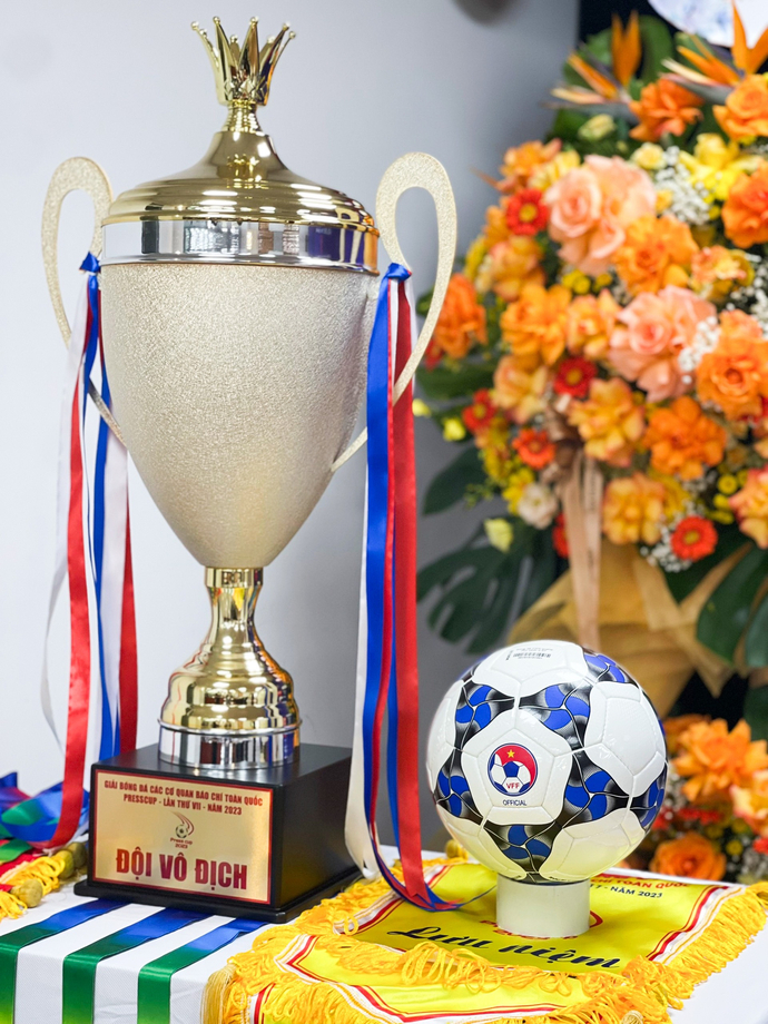 Press Cup 2023 đang bước vào những trận cuối cùng để tìm chủ nhân cho chiếc cúp vô địch cao quý.