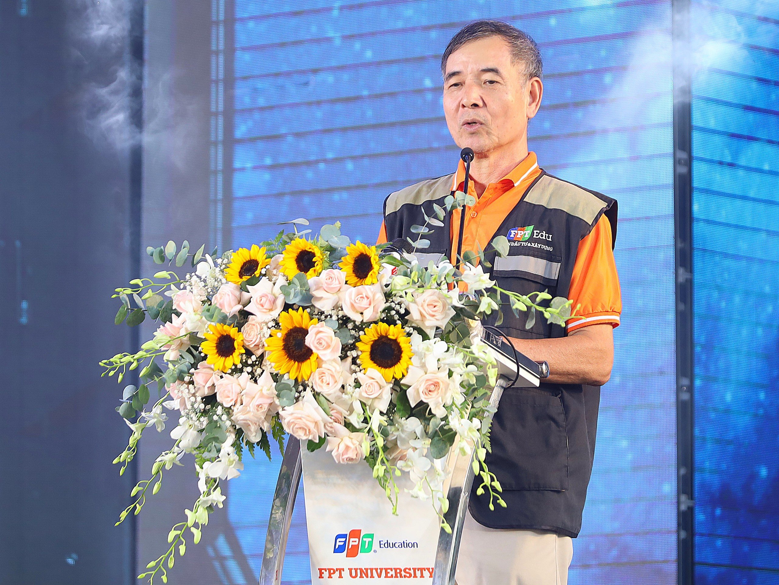 Ông Lê Trường Tùng - Chủ tịch Hội đồng trường Đại học FPT phát biểu tại buổi lễ.