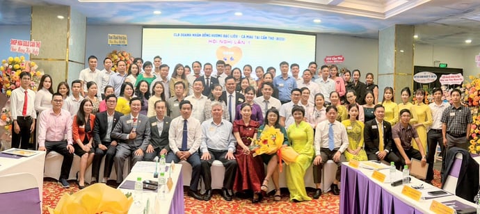 91 hội viên CLB Doanh nhân đồng hương Bạc Liêu, Cà Mau và các đối tác doanh nghiệp khách mời tham dự hội nghị.