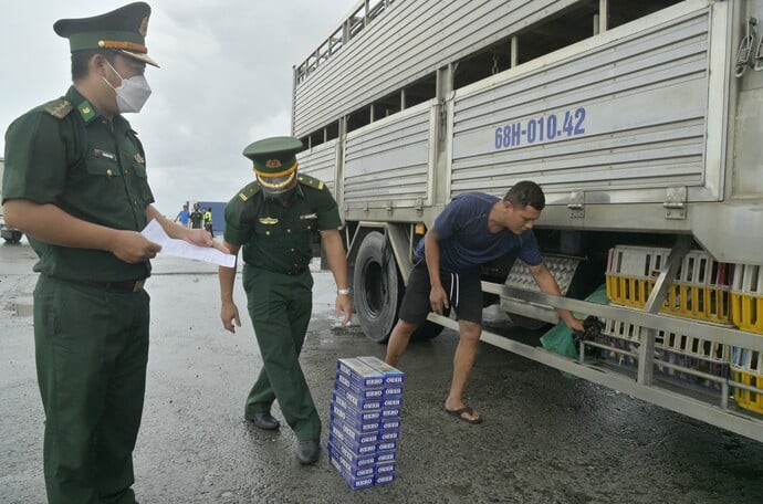 Hàng lậu vận chuyển qua biên giới bị lực lượng Biên phòng tỉnh Kiên Giang bắt giữ trong năm 2023.