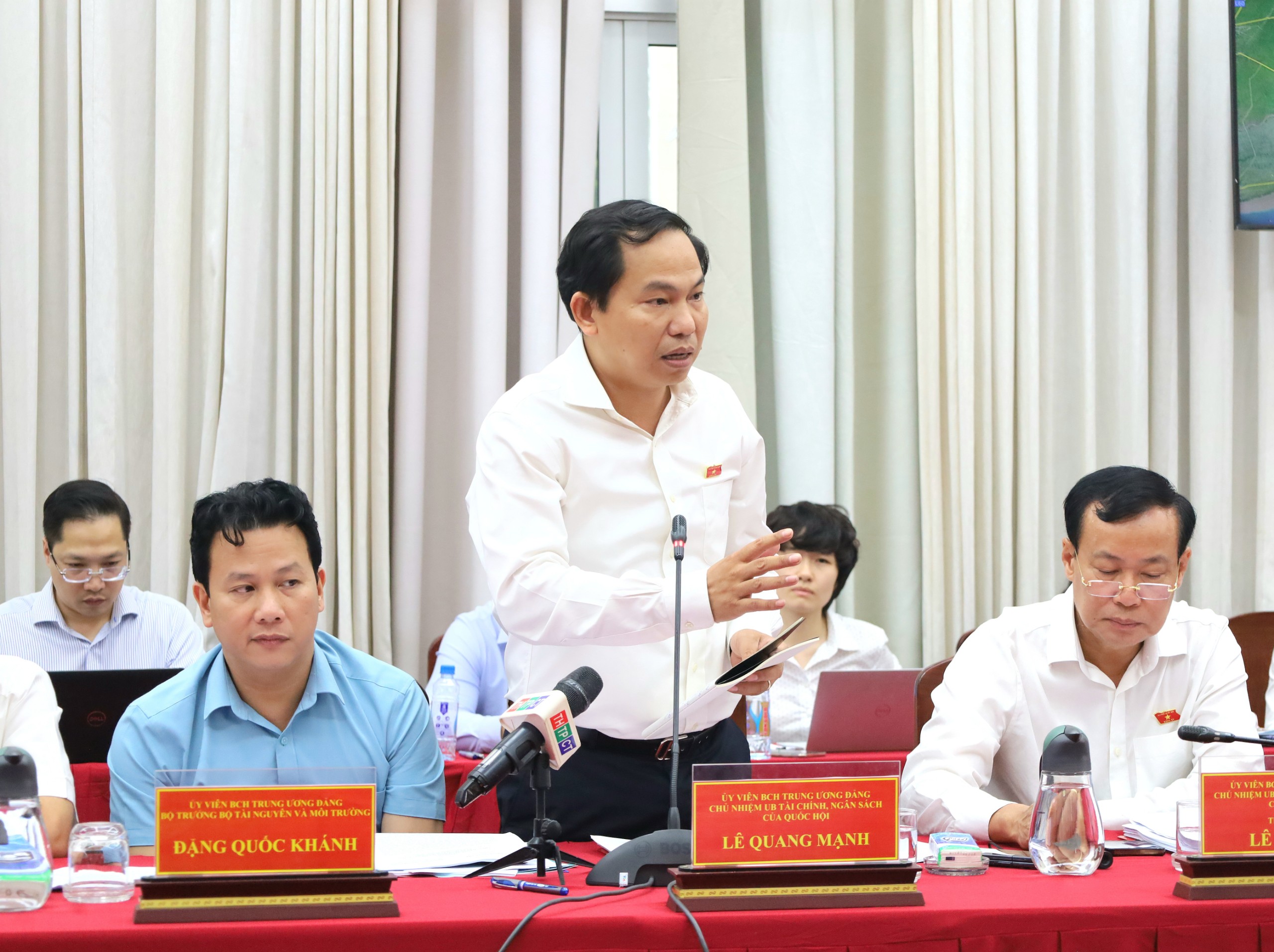 Ông Lê Quang Mạnh - Chủ nhiệm Ủy ban Tài chính - Ngân sách Quốc hội phát biểu tại buổi làm việc.
