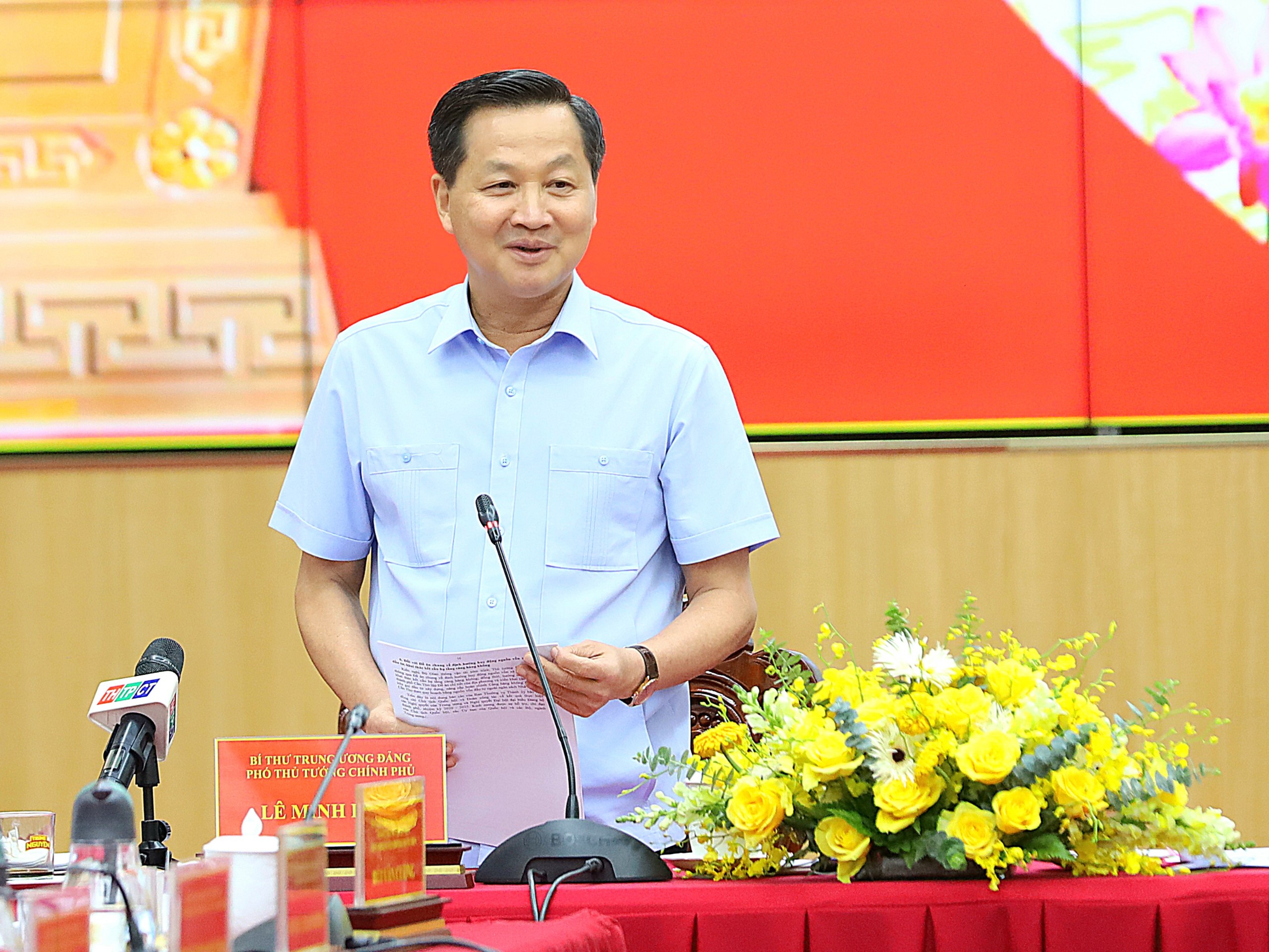 Phó thủ tướng Lê Minh Khái phát biểu chỉ đạo tại buổi làm việc.