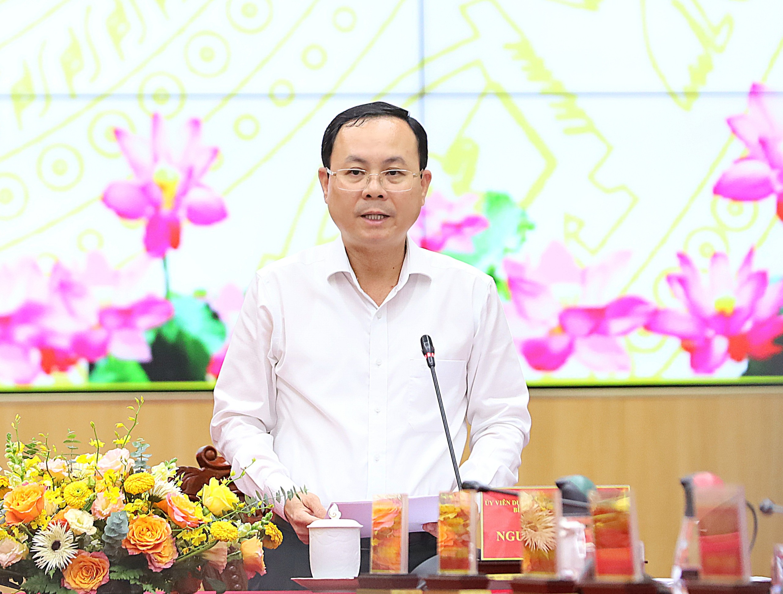 Ông Nguyễn Văn Hiếu - Bí thư Thành ủy Cần Thơ phát biểu tại buổi làm việc.