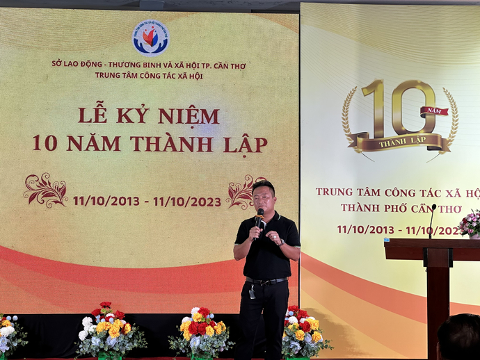 Ông Phạm Trọng Nghĩa - Tổng giám đốc Công ty CP thực phẩm Phạm Nghĩa, đại diện mạnh thường quân chia sẻ về sự đồng hành cùng trung tâm trong những năm qua.