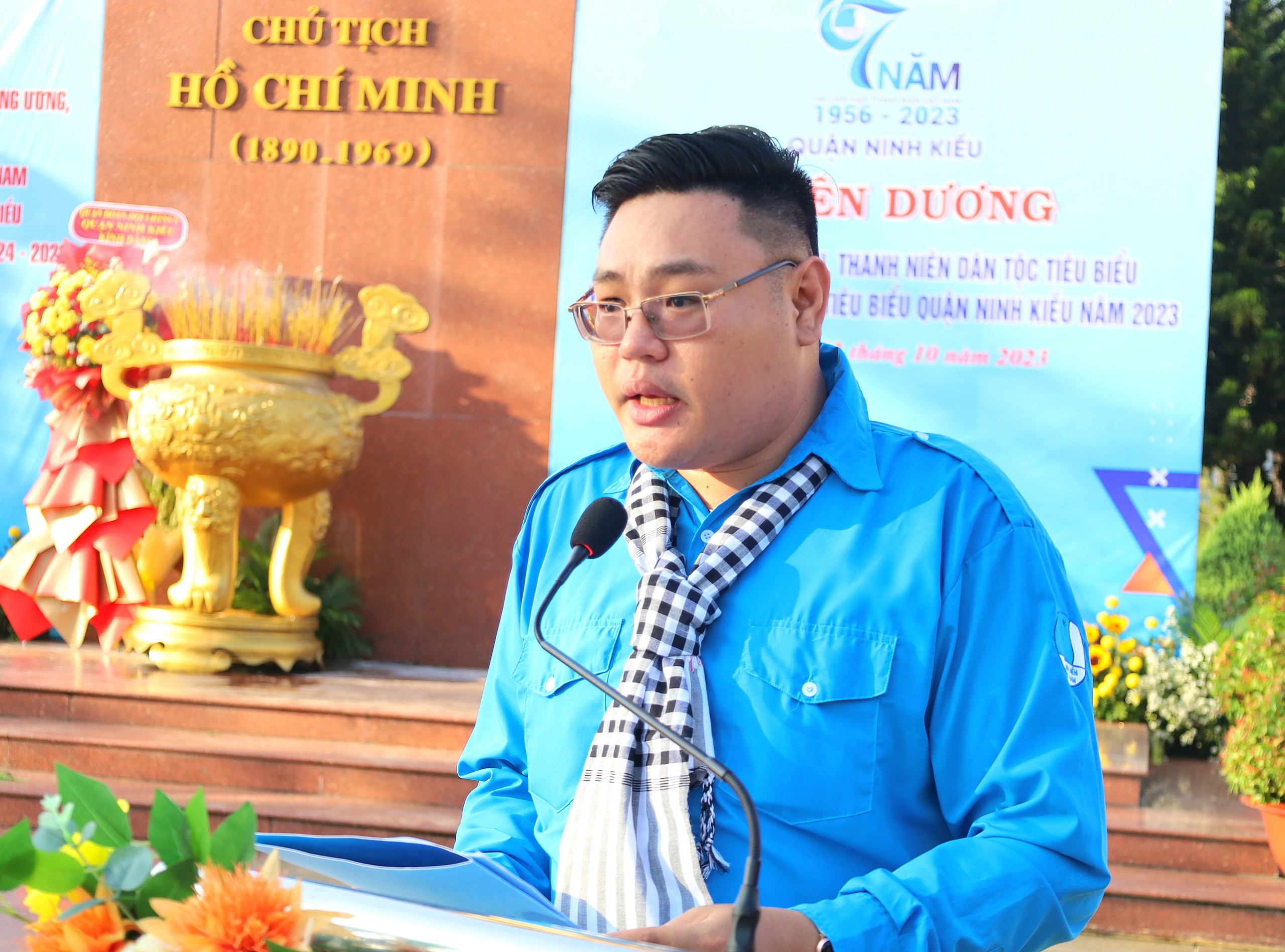 Anh Lại Phước Trường Thành - Phó Chủ tịch Ủy ban Hội LHTN Việt Nam quận Ninh Kiều phát biểu tại buổi lễ.