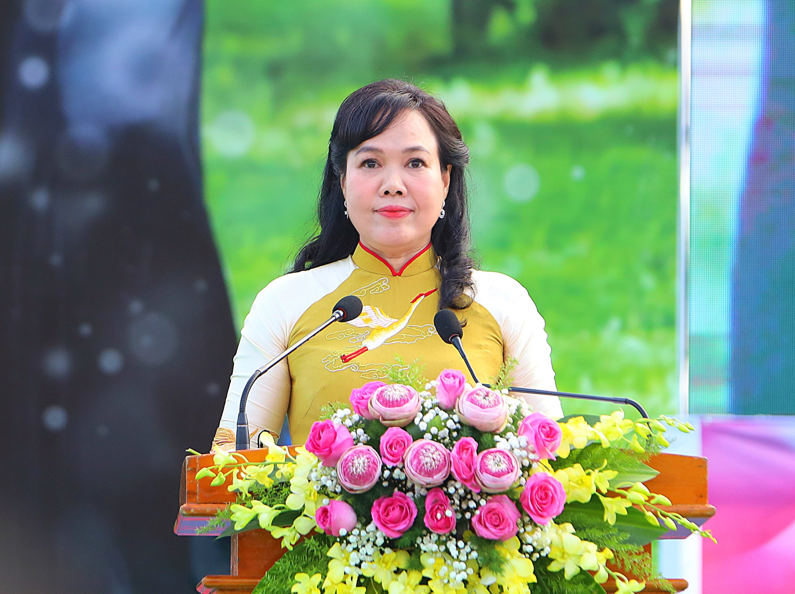 Bà Võ Kim Thoa - Chủ tịch Hội Liên hiệp Phụ nữ TP. Cần Thơ phát biểu khai mạc.