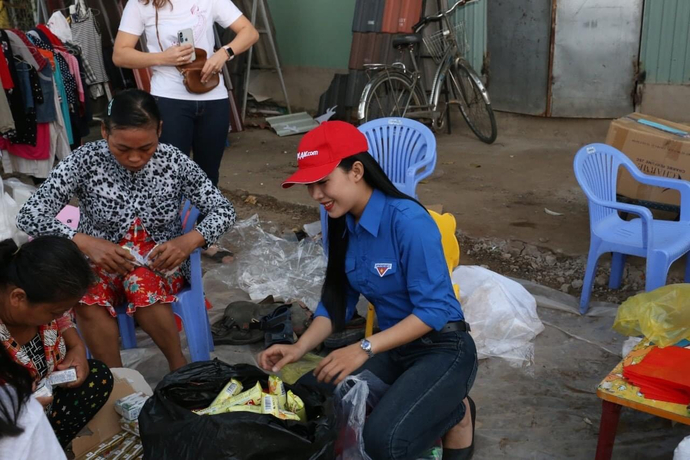 Có thể nói, chị Trương Diễm My là tấm gương giàu lòng nhân ái, thương người, đã đóng góp những giá trị tích cực để xây dựng một xã hội văn minh, tiên tiến nhưng cũng giàu tình thương, biết san sẻ với người gặp hoạn nạn, khó khăn.