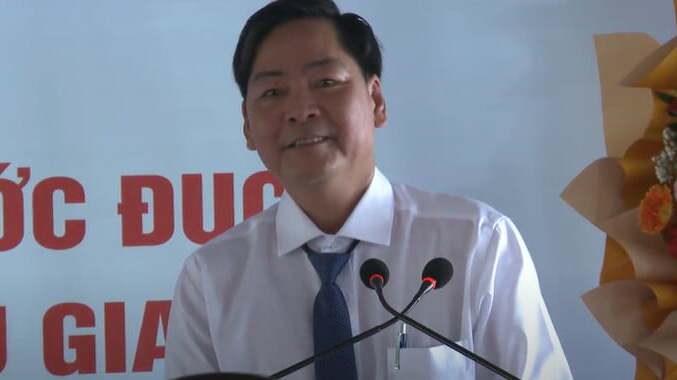 Ông Nguyễn Vũ Trường - Chủ tịch UBND huyện Long Mỹ phát biểu tại buổi lễ khởi công.