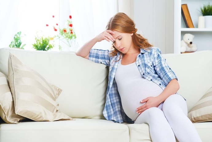 Tâm lý của các mẹ bầu có nhiều thay đổi, thường nhạy cảm hơn và dễ bị stress, điều này ảnh hưởng không nhỏ đến việc tăng cân bất thường, gây nên tình trạng béo phì cho phụ nữ mang thai. Ảnh minh họa.