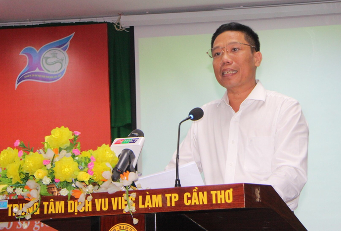 Ông Nguyễn Thực Hiện - Phó Chủ tịch UBND thành phố Cần Thơ phát biểu chỉ đạo tại lễ phát động.