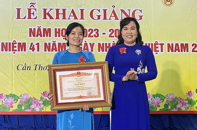 Dịp này, trường Cao Đẳng Cần Thơ vinh dự có một cá nhận nhận bằng khen của Thủ tướng Chính phủ.