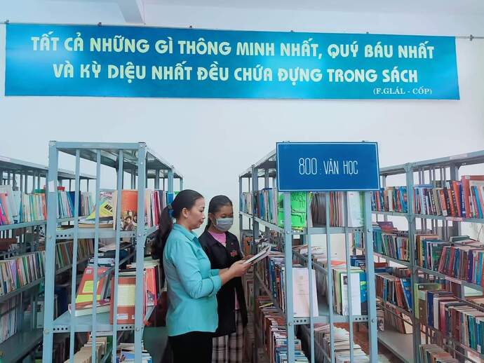 Phòng sách Thư viện tỉnh Cà Mau.