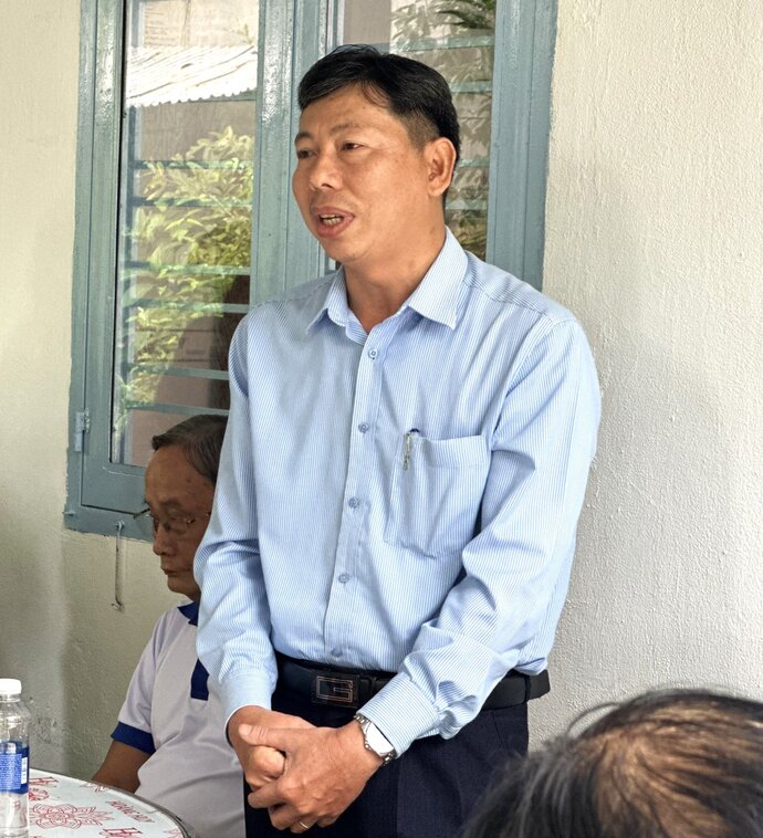 Ông Hồ Ngọc Hỷ - Phó Bí thư Đảng ủy, Chủ tịch HĐND phường Long Tuyền phát biểu tại buổi lễ.