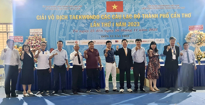 Các đại biểu tại Giải vô địch Taekwondo các câu lạc bộ TP Cần Thơ lần 1 năm 2023.