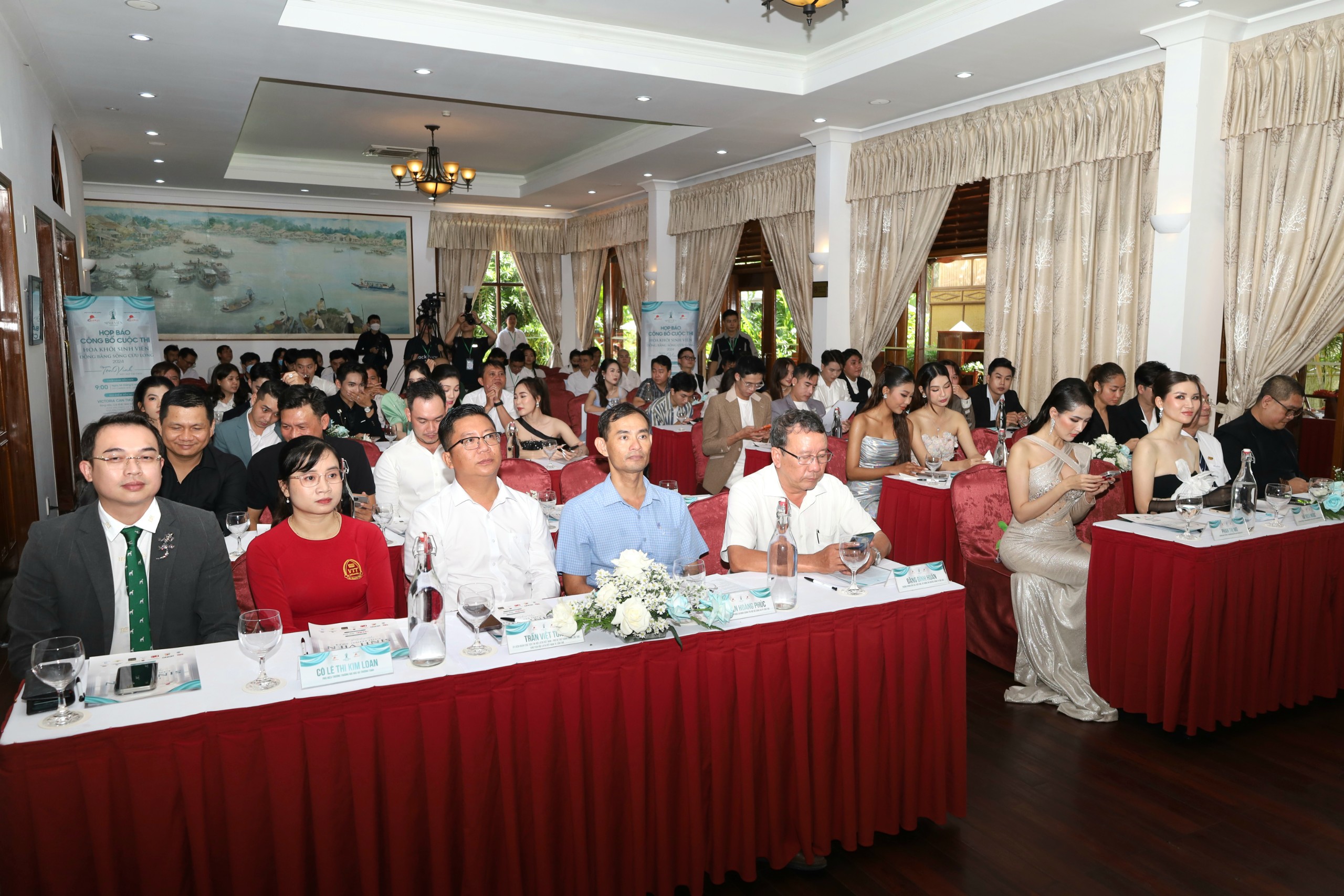 Quang cảnh buổi họp báo Cuộc thi Hoa khôi Sinh viên ĐBSCLnăm 2024.