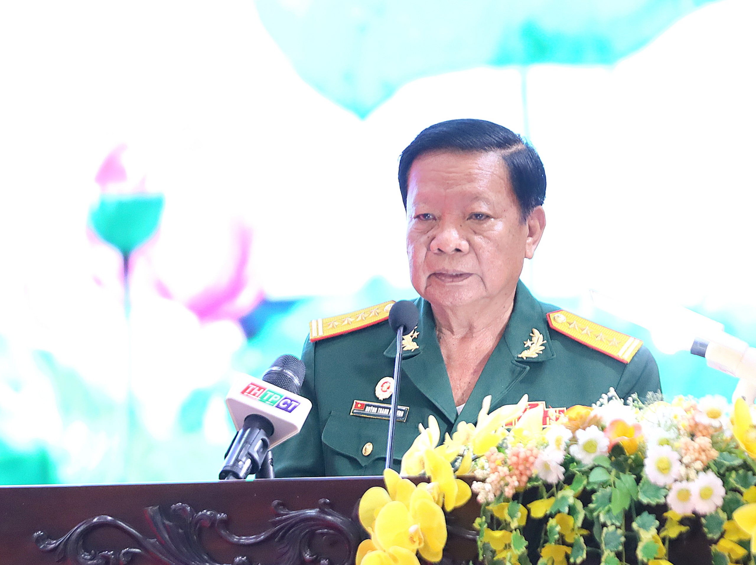 Đại tá Huỳnh Thanh Phương - Chủ tịch Hội Cựu chiến binh TP. Cần Thơ phát biểu tại buổi họp mặt.