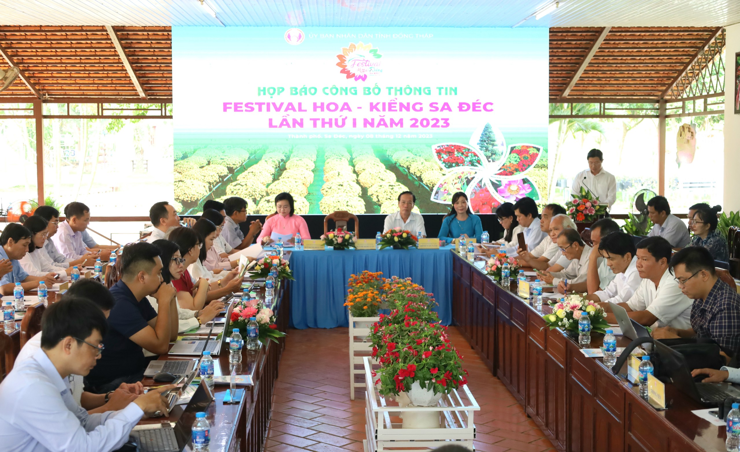 Quang cảnh buổi họp báo công bố sự kiện Festival hoa kiểng Sa Đéc năm 2023.
