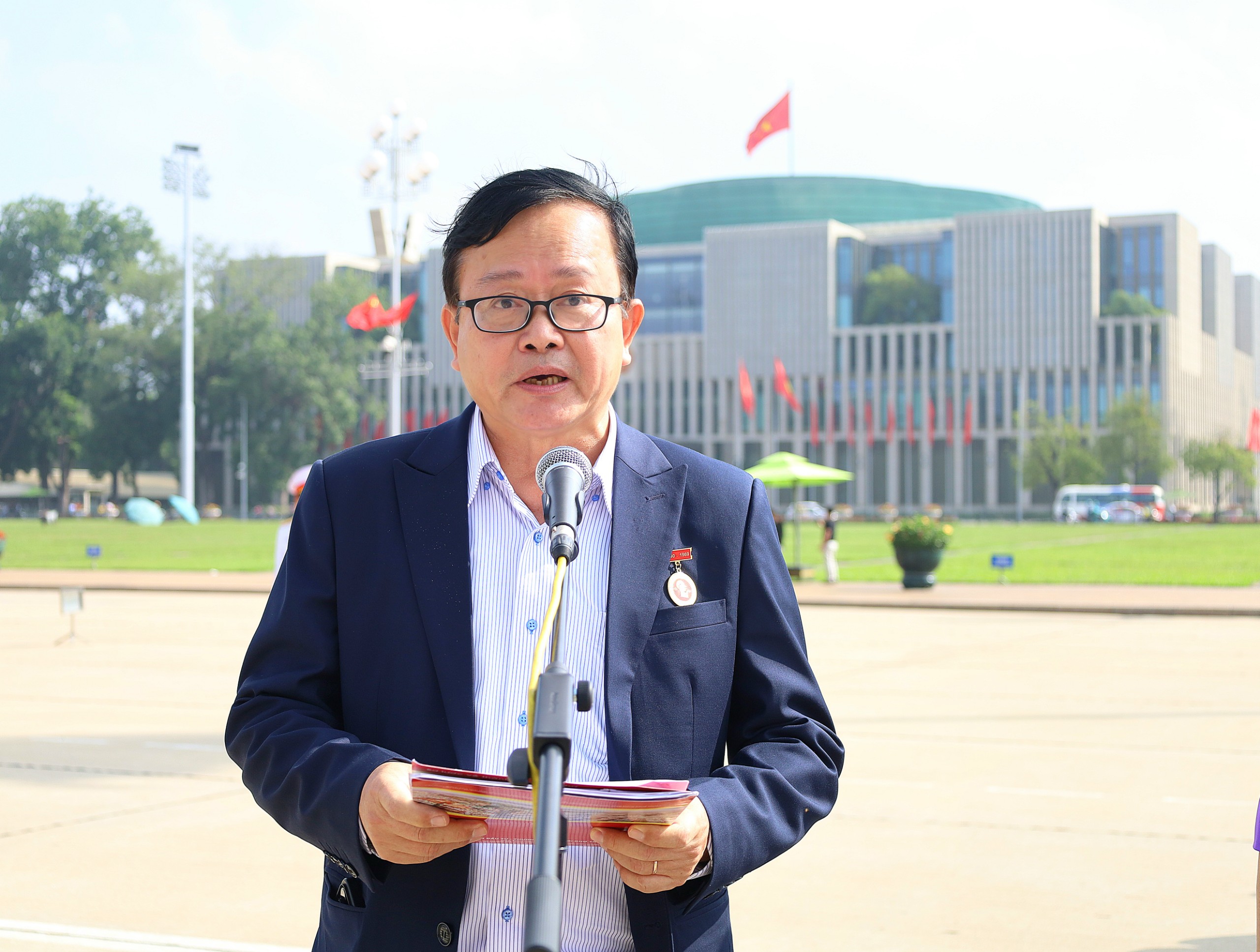 Ông Nguyễn Trung Nhân - Ủy viên BTV Thành ủy, Chủ tịch UB MTTQ Việt Nam TP. Cần Thơ phát biểu báo công dâng Bác.