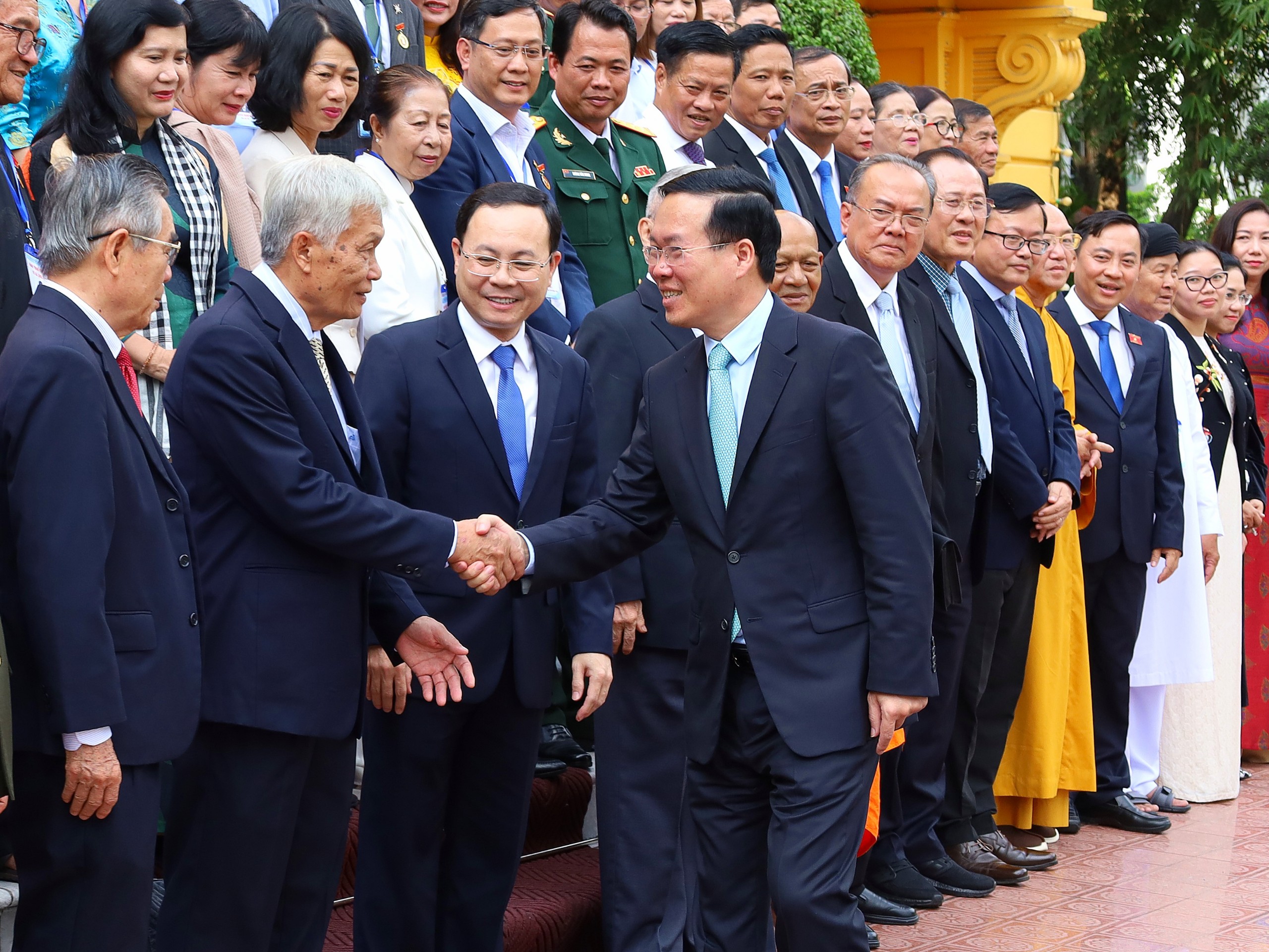 Chủ tịch nước Võ Văn Thưởng gặp gỡ đoàn đại biểu các gương điển hình, tiêu biểu TP. Cần Thơ tại Phủ Chủ tịch.