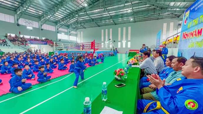 Phương Linh trong kỳ thi lên đai môn Vovinam.