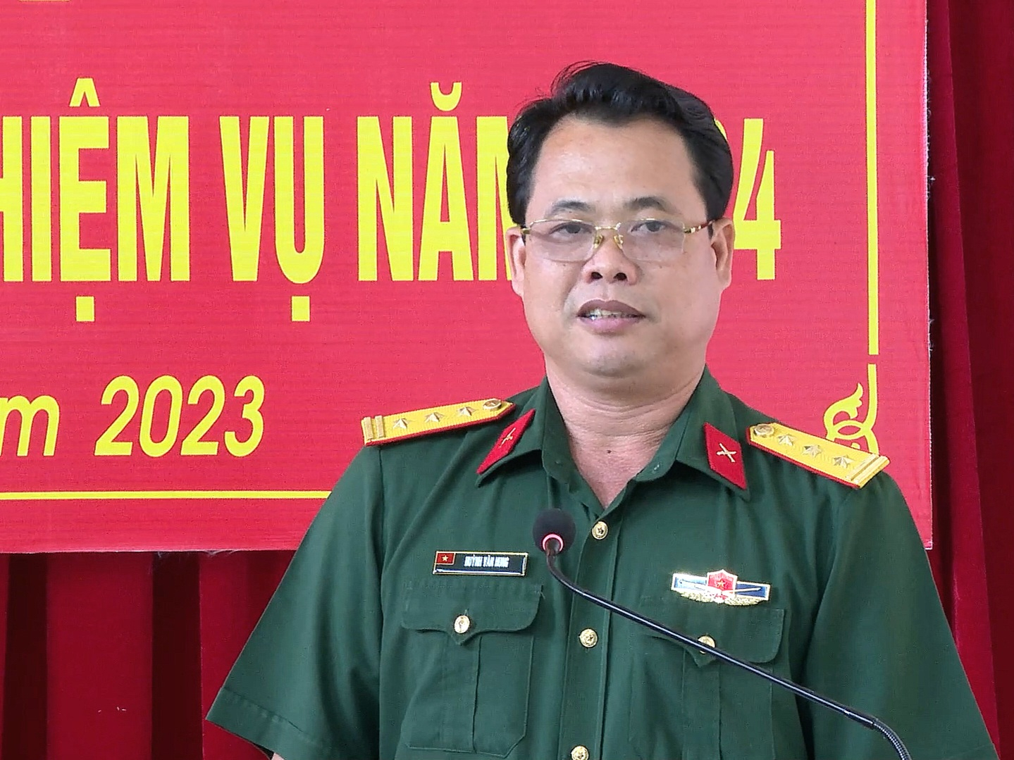 Thượng tá Huỳnh Văn Hung - Chỉ huy trưởng Bộ Chỉ huy Quân sự TP. Cần Thơ phát biểu tại hội nghị.