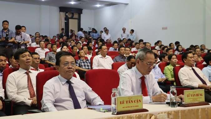 Các đại biểu tham dự hội nghị công bố quy hoạch tỉnh Bạc Liêu thời kỳ 2021 – 2030 tầm nhìn đến năm 2050.