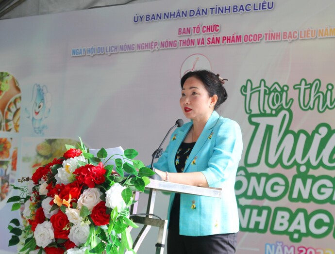 Bà Trần Thị Lan Phương - Giám đốc Sở Văn hóa, Thể thao và Du lịch tỉnh Bạc Liêu, phát biểu tại hội thi.