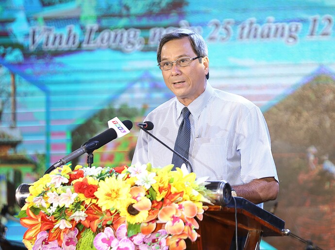 Ông Phan Văn Giàu - Giám đốc Sở Văn hóa, Thể thao và Du lịch tỉnh Vĩnh Long phát biểu bế mạc ngày hội.