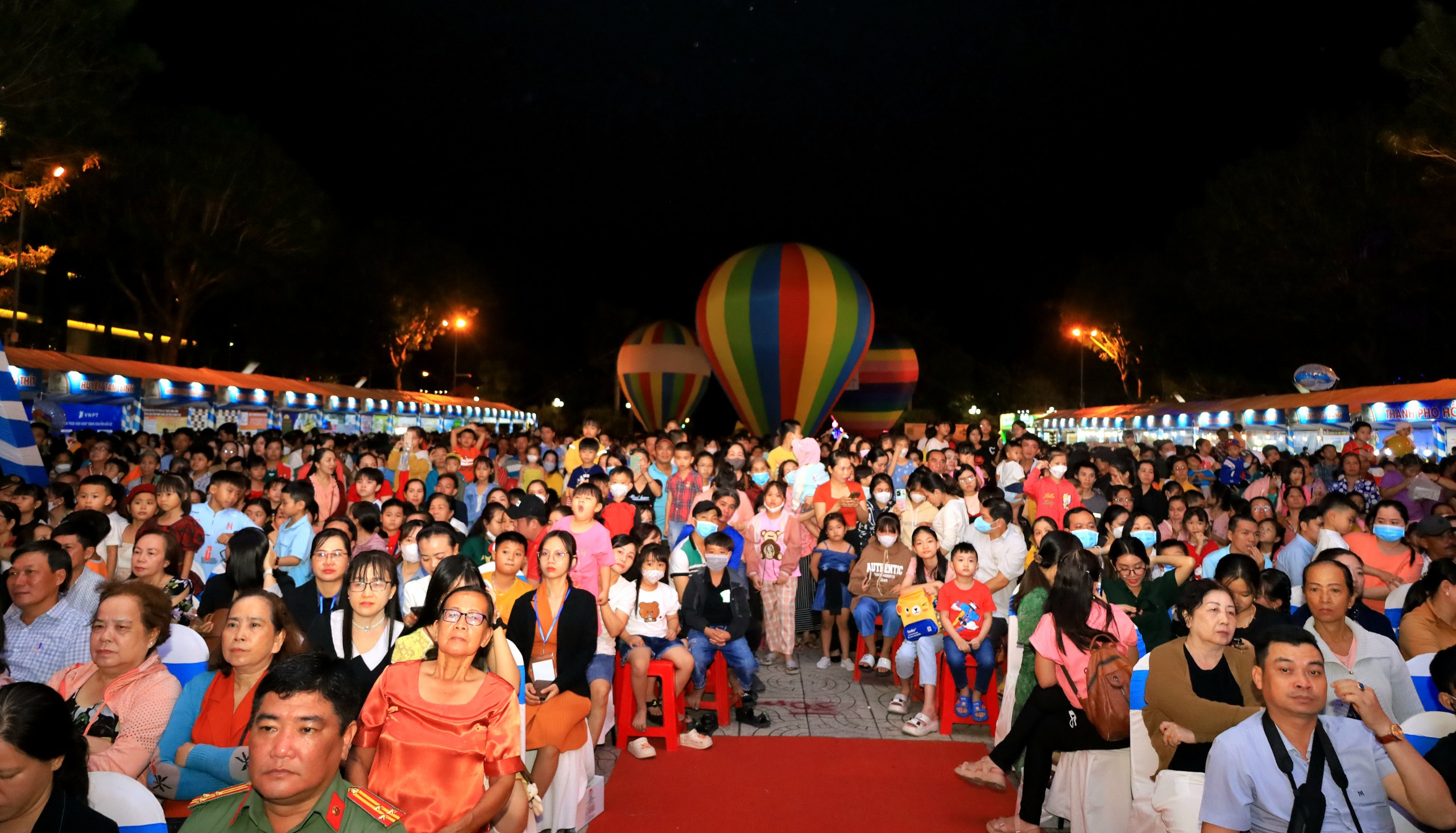 Ngày hội Du lịch tỉnh Vĩnh Long lần thứ III năm 2023 được tổ chức trong 3 ngày từ 23-25/12/2023 đã đón hơn 35.000 lượt khách trong và ngoài tỉnh đến tham quan và tham gia các sự kiện