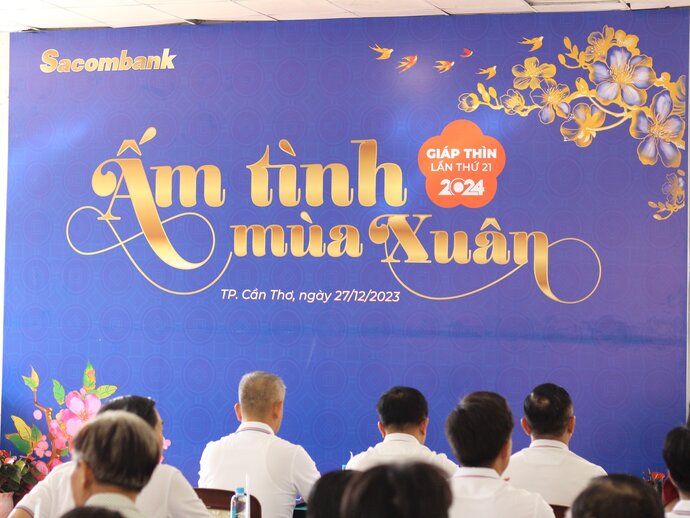 Ngân hàng TMCP Sài Gòn Thương Tín (Sacombank) - Chi nhánh Cần Thơ phối hợp cùng Hội Chữ Thập Đỏ TP. Cần Thơ tổ chức chương trình Ấm tình mùa Xuân lần thứ 21 - Xuân Giáp Thìn 2024