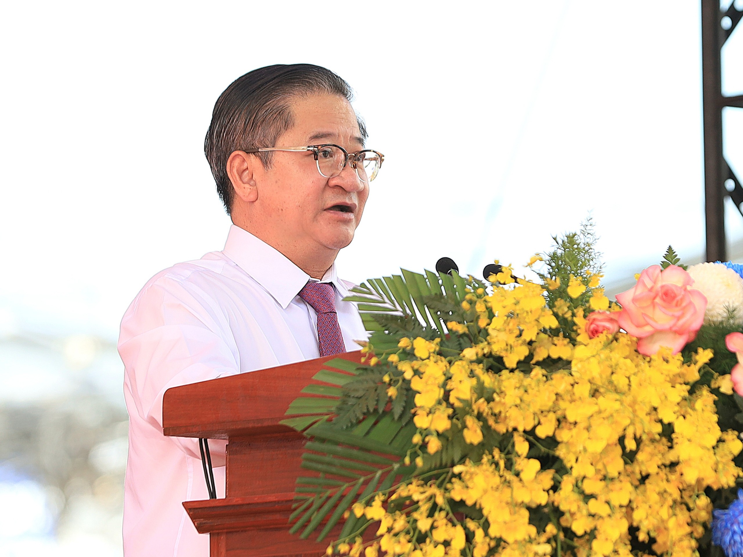 Ông Trần Việt Trường – Phó Bí thư Thành ủy, Chủ tịch UBND TP. Cần Thơ phát biểu chỉ đạo tại buổi lễ.