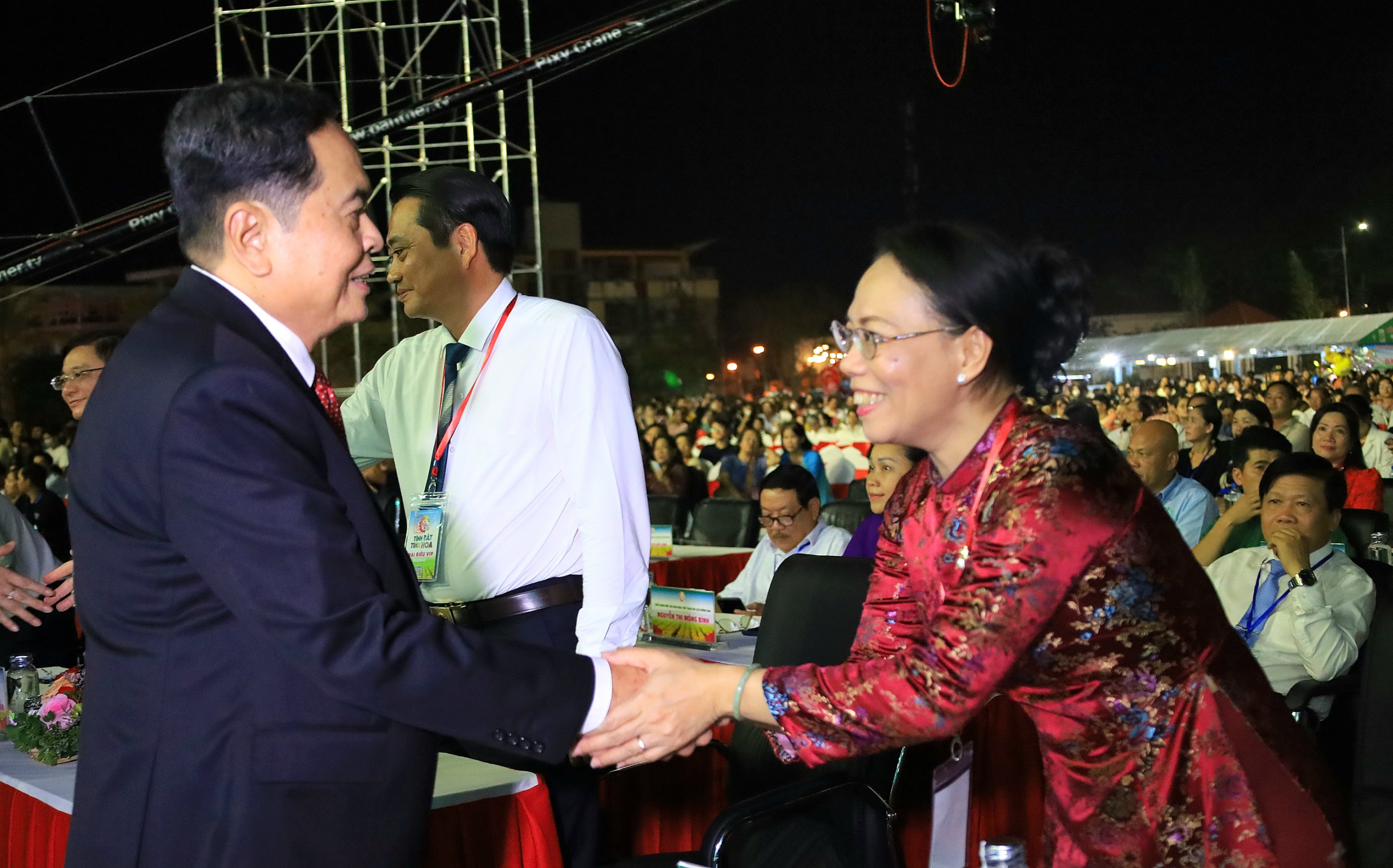 Ủy viên Bộ Chính trị, Phó Chủ tịch Thường trực Quốc hội Trần Thanh Mẫn dự khai mạc Festival Hoa – Kiểng Sa Đéc.