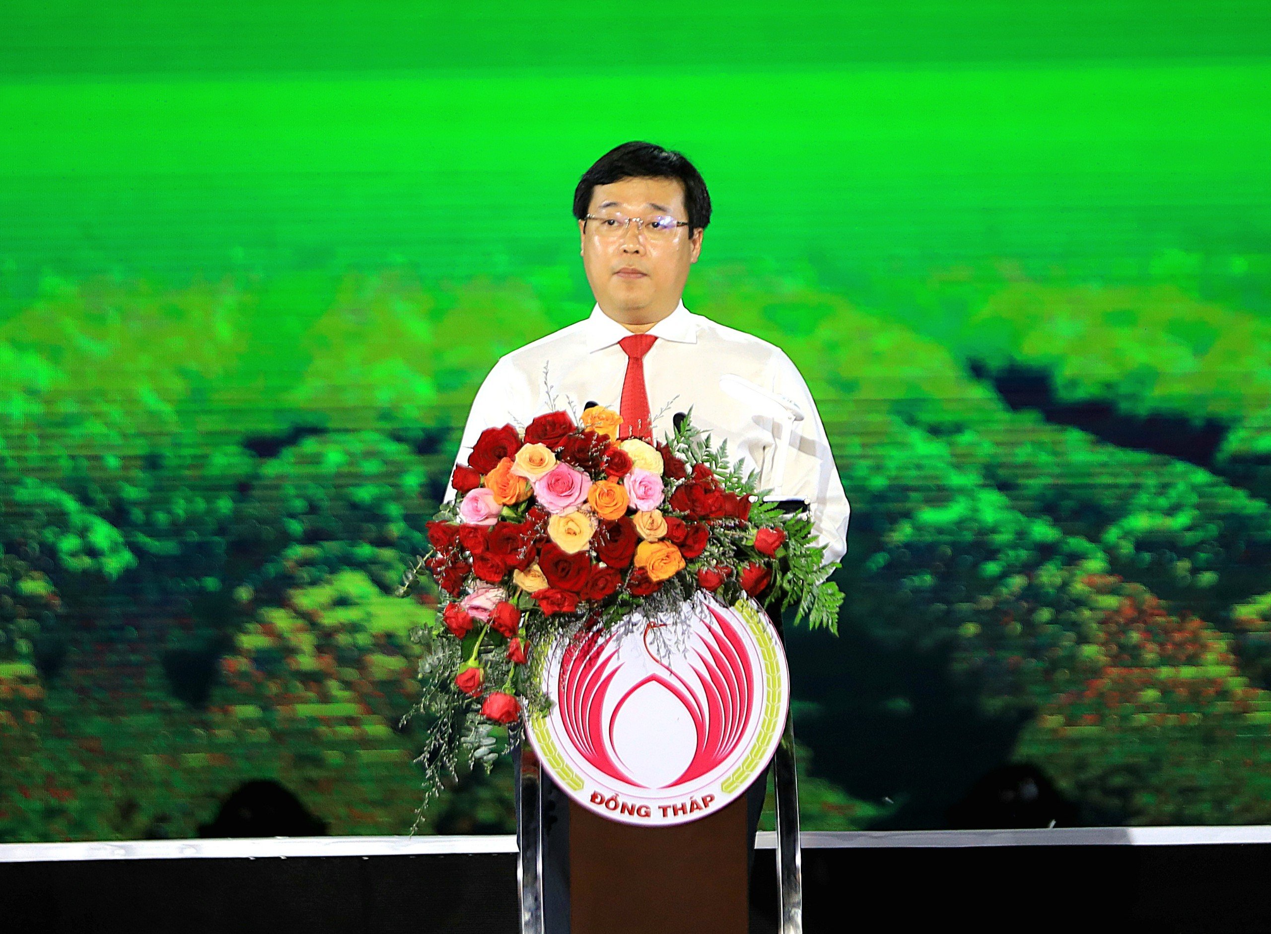 Ông Lê Quốc Phong - Ủy viên Trung ương Đảng, Bí thư Tỉnh ủy Đồng Tháp phát biểu khai mạc.