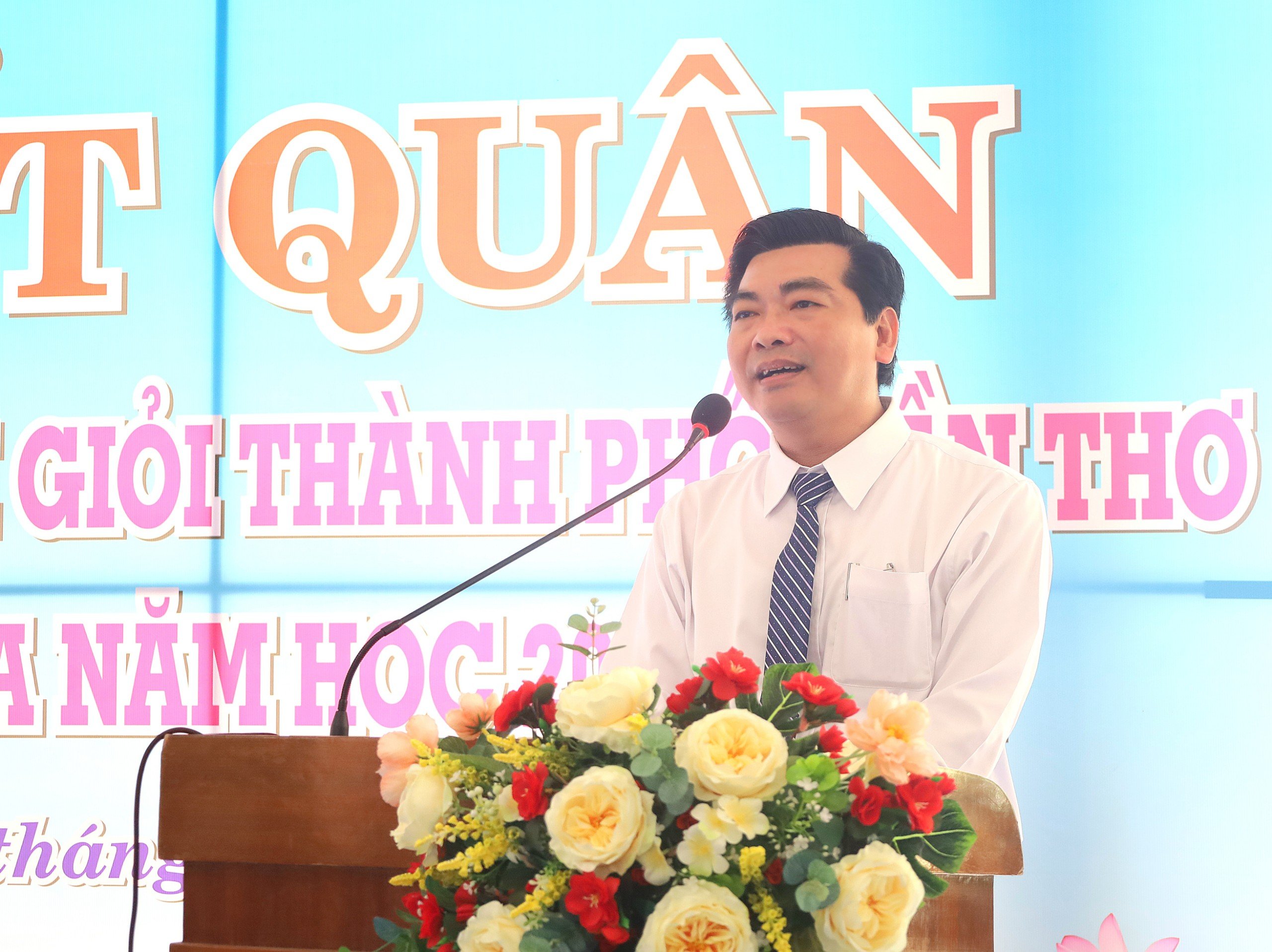 Ông Trần Thanh Bình - Giám đốc Sở GD&ĐT TP. Cần Thơ phát biểu tại buổi lễ.