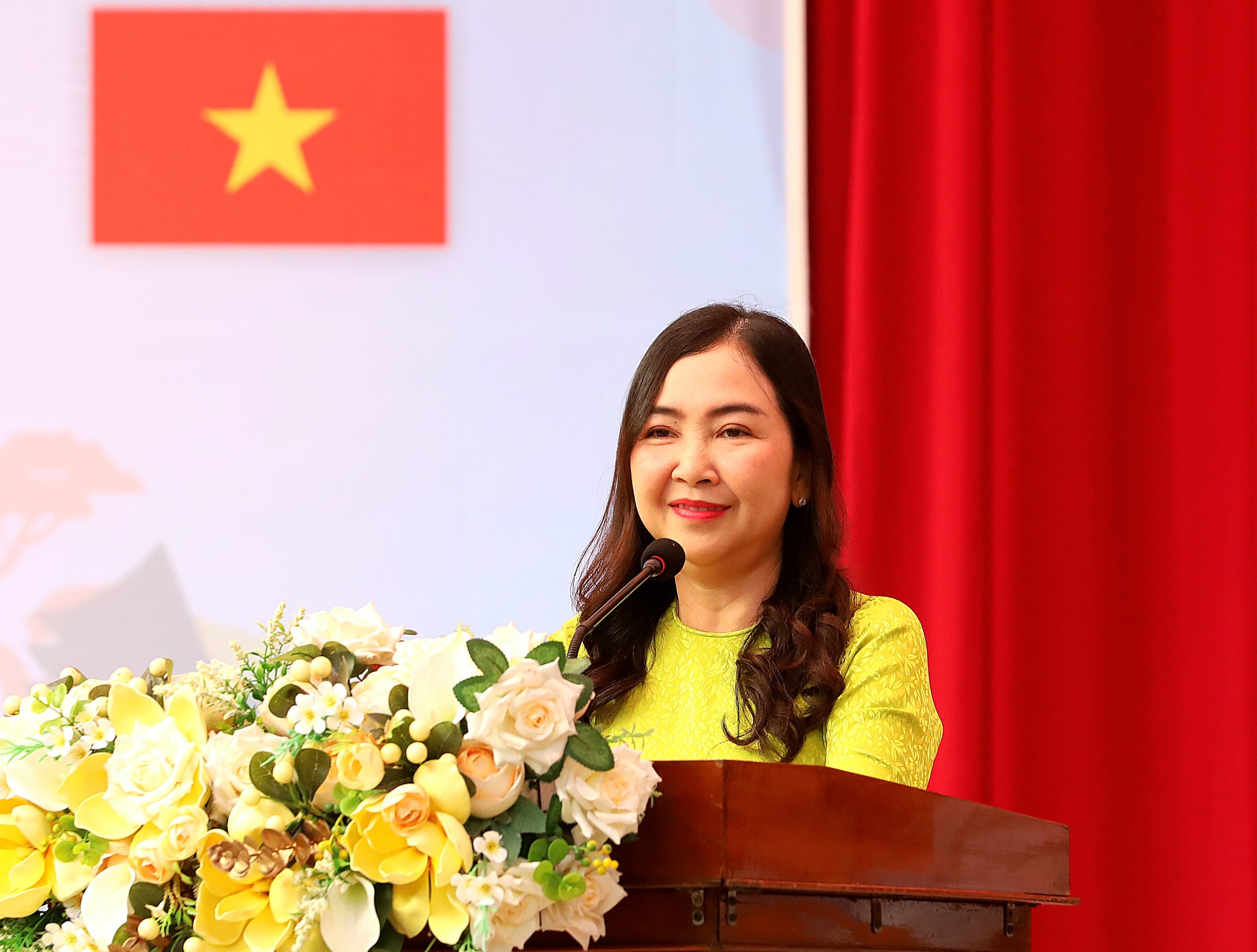 Bà Mạch Lệ Xuân – Hiệu trưởng trường tiểu học Ngô Quyền, quận Ninh Kiều phát biểu tại chương trình.