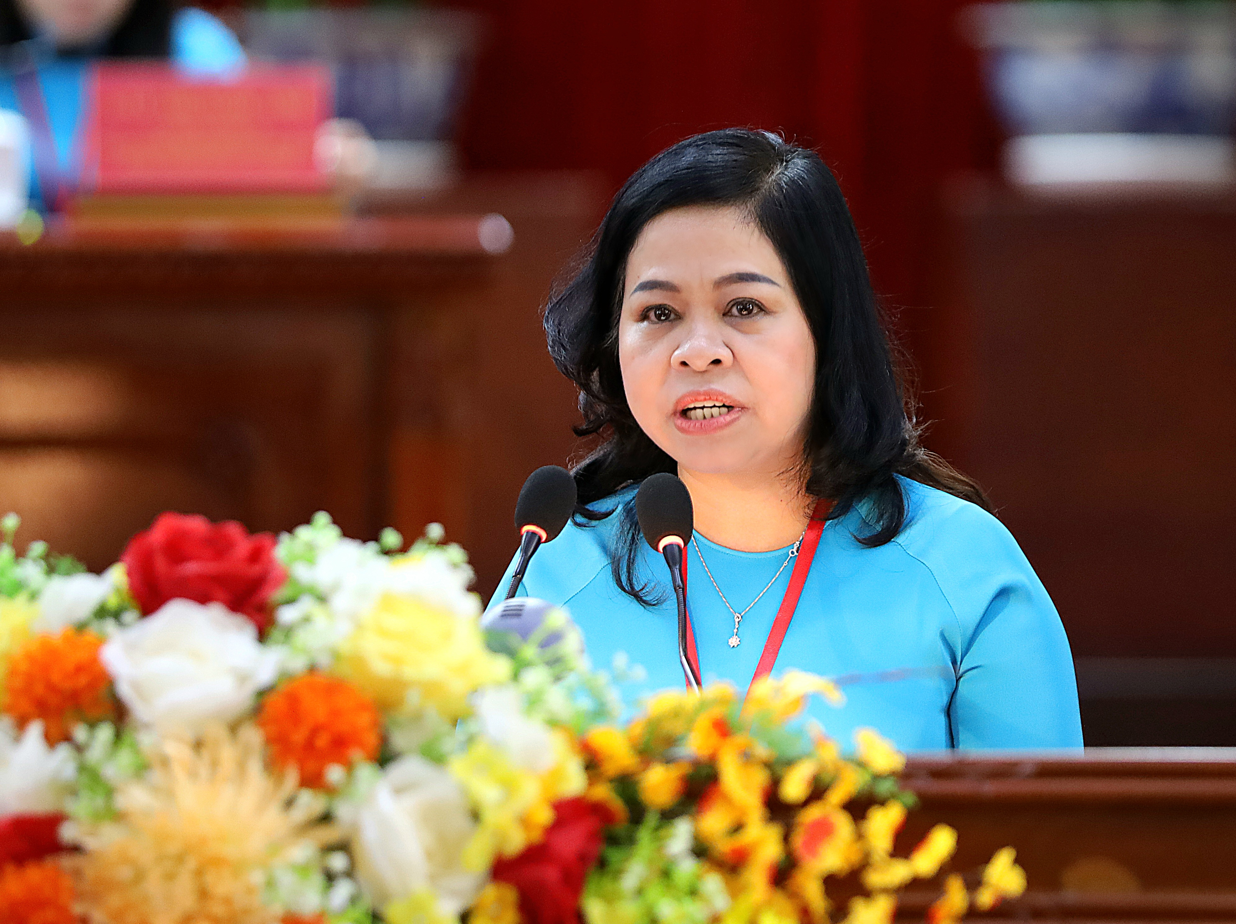 Bà Lê Thị Thanh Giang - Chủ tịch Liên hiệp các tổ chức hữu nghị TP. Cần Thơ phát biểu khai mạc đại hội.