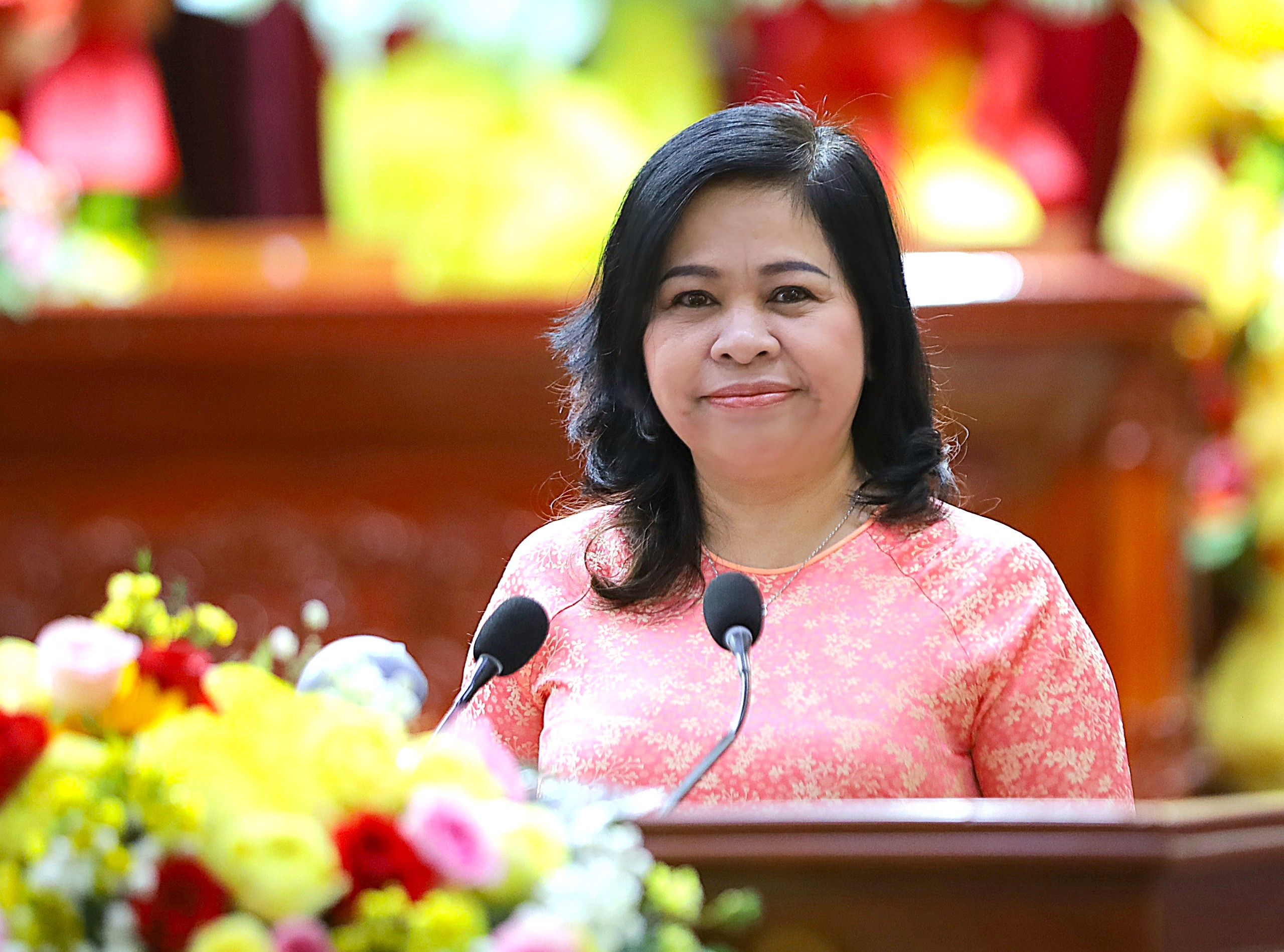 Bà Lê Thị Thanh Giang - Chủ tịch Liên hiệp các tổ chức hữu nghị TP. Cần Thơ phát biểu khai mạc Đại hội.