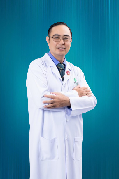 BS. CKI Trần Việt Hùng - một trong những chuyên gia nhãn khoa hàng đầu tại ĐBSCL.