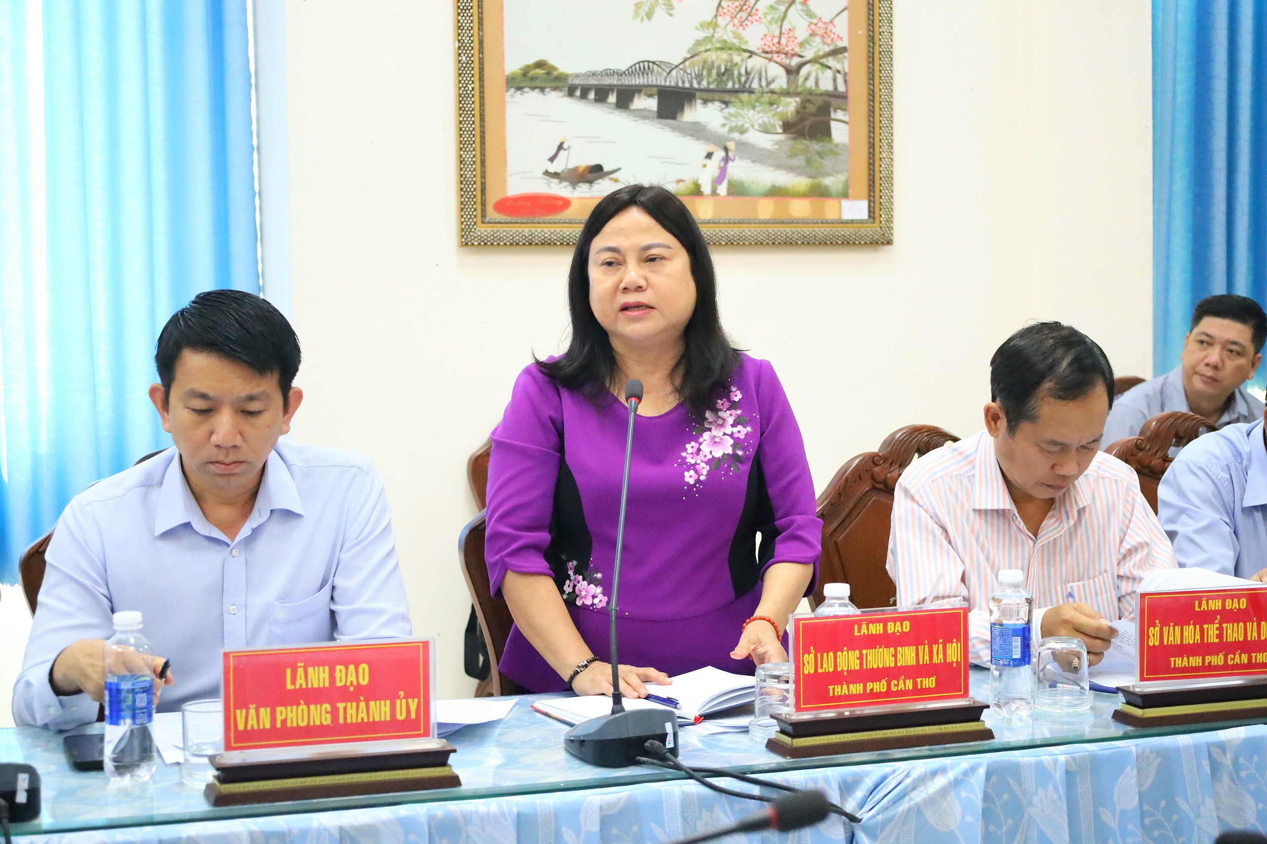 Bà Trần Thị Xuân Mai - Giám đốc Sở LĐTBXH TP. Cần Thơ phát biểu tại buổi làm việc.