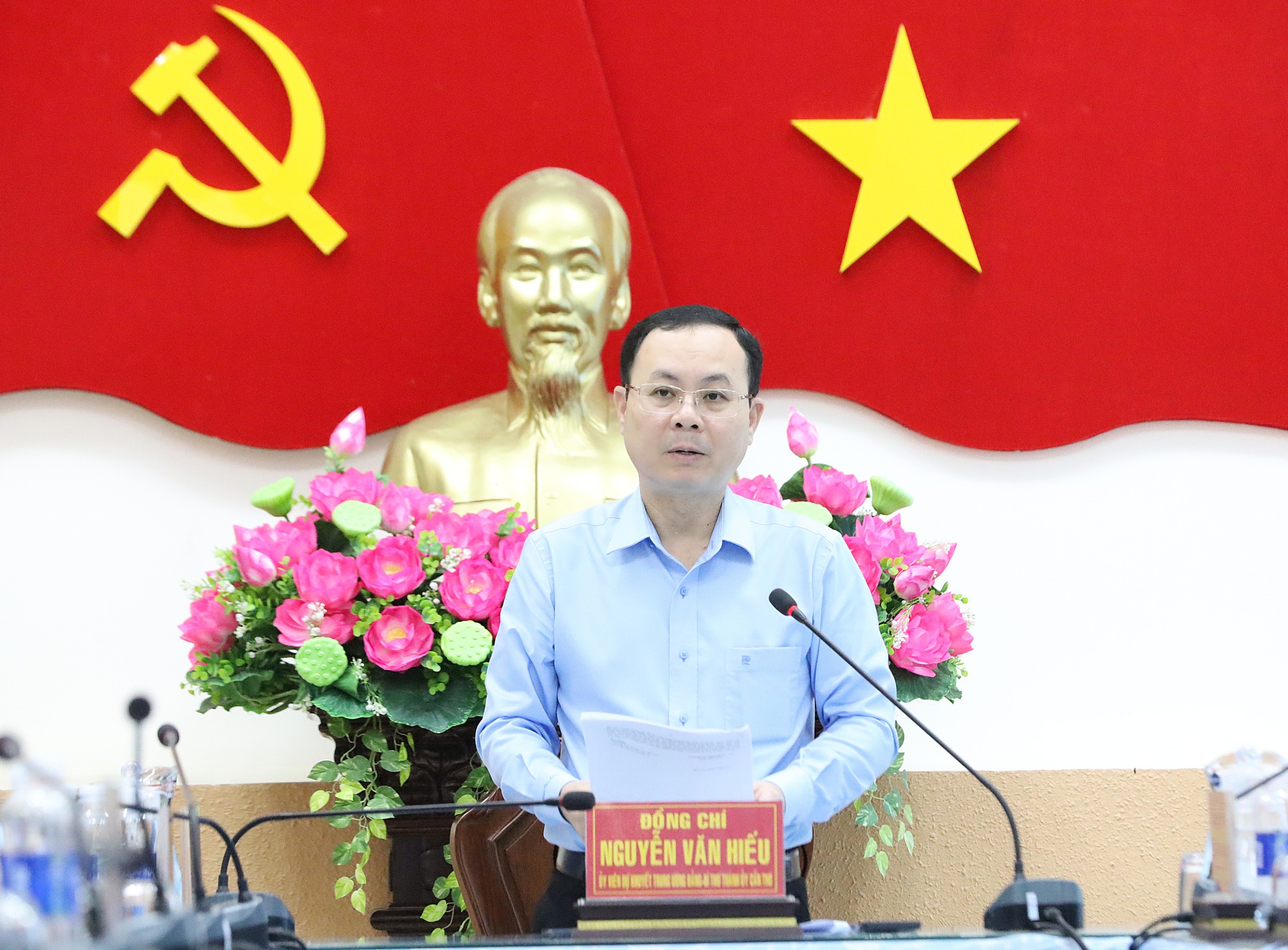 Ông Nguyễn Văn Hiếu - Ủy viên dự khuyết BCH Trung ương Đảng, Bí thư Thành ủy Cần Thơ phát biểu chỉ đạo tại buổi làm việc.