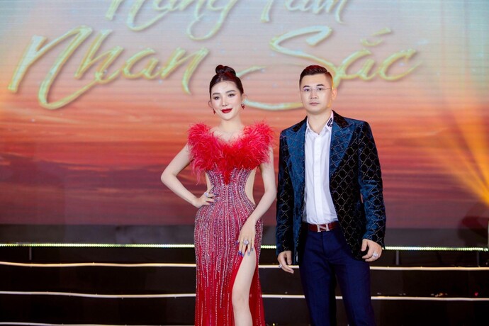 Nhan sắc xinh đẹp của CEO thương hiệu N-Collagen Trần Thị Bích Ngân cùng chồng.
