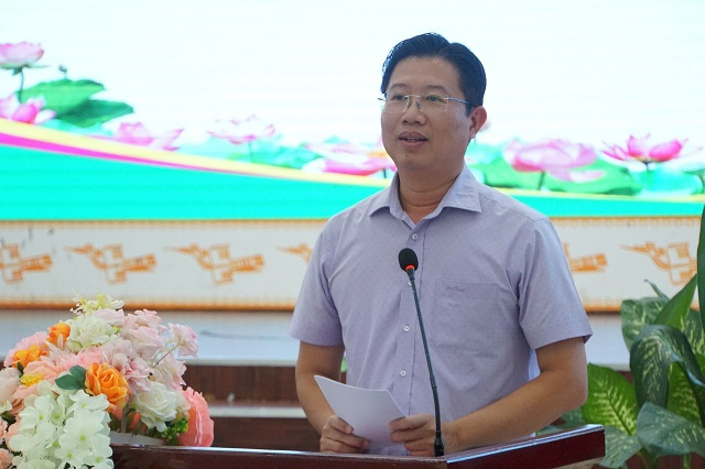 Phó Chủ tịch UBND tỉnh Đồng Tháp Huỳnh Minh Tuấn phát biểu tại hội nghị. (Ảnh: Báo Đồng Tháp).