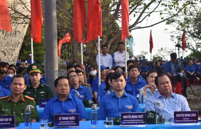 Anh Nguyễn Minh Triết - Bí thư T.Ư Đoàn, Chủ tịch Hội Sinh viên Việt Nam đến dự lễ khởi động Tháng Thanh niên năm 2024 tại Cà Mau.