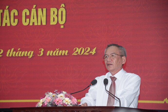 Ông Lữ Văn Hùng, Bí thư Tỉnh ủy Bạc Liêu phát biểu tại hội nghị.