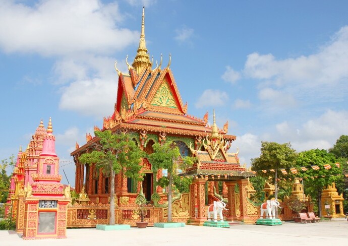 Chùa Monivongsa Bopharam là nơi bảo tồn các giá trị văn hóa đặc sắc của người Khmer ở Cà Mau.