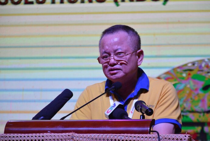 Ông Lê Văn Quang, Tổng Giám đốc Công ty cổ phần tập đoàn thuỷ sản Minh Phú phát biểu tham luận tại Hội nghị.