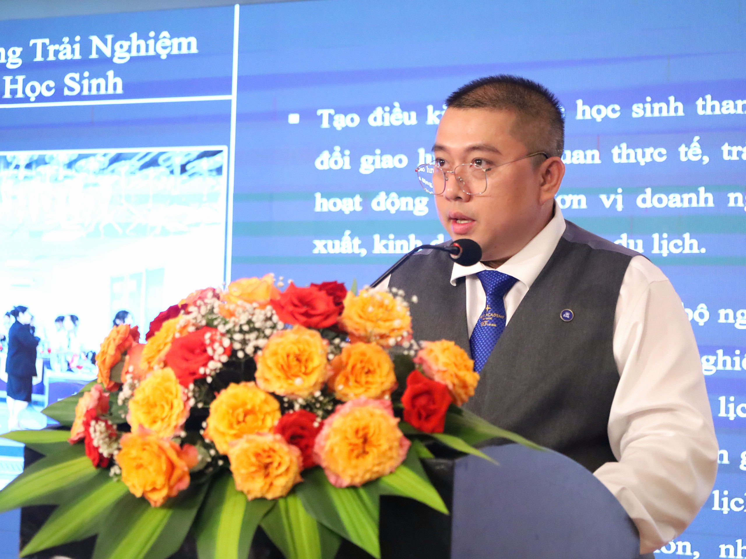 Ông Nguyễn Phúc Viễn Đông - Đại diện CityLand Education trình bày tham luận tại hội thảo.